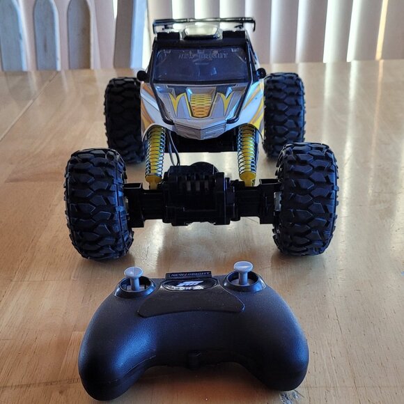 Forza "New Bright" Remote Control Car (252) - Picture 2 of 2